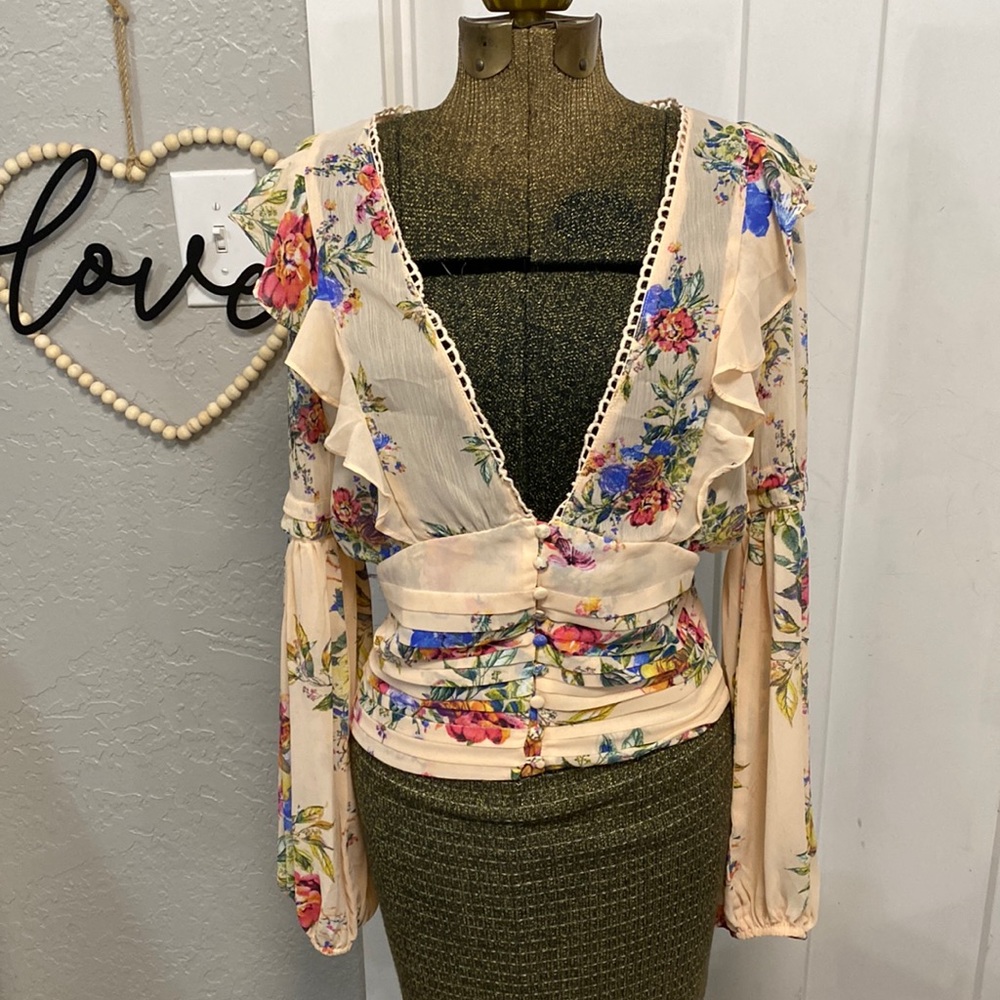 BKE “ GIMMICKS” BLOUSE MEDIUM